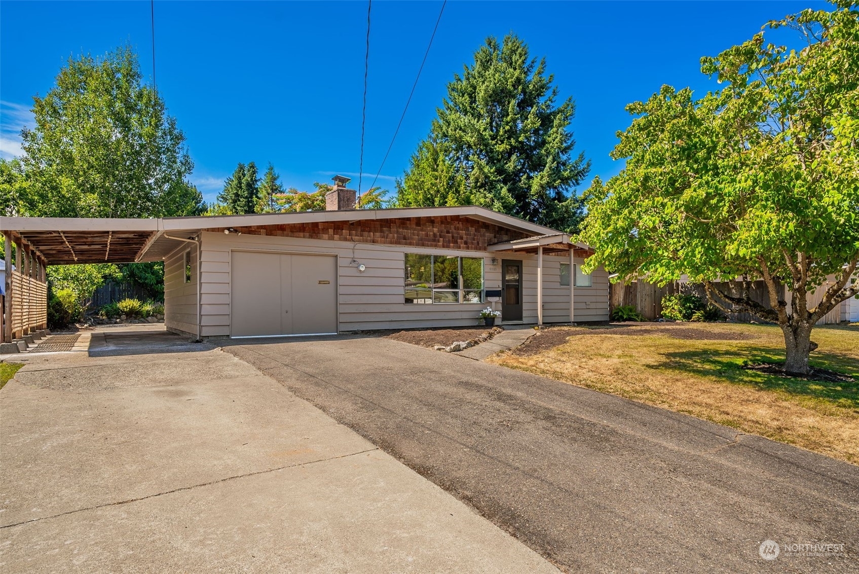 Property Photo:  4021 Gillette Avenue  WA 98310 