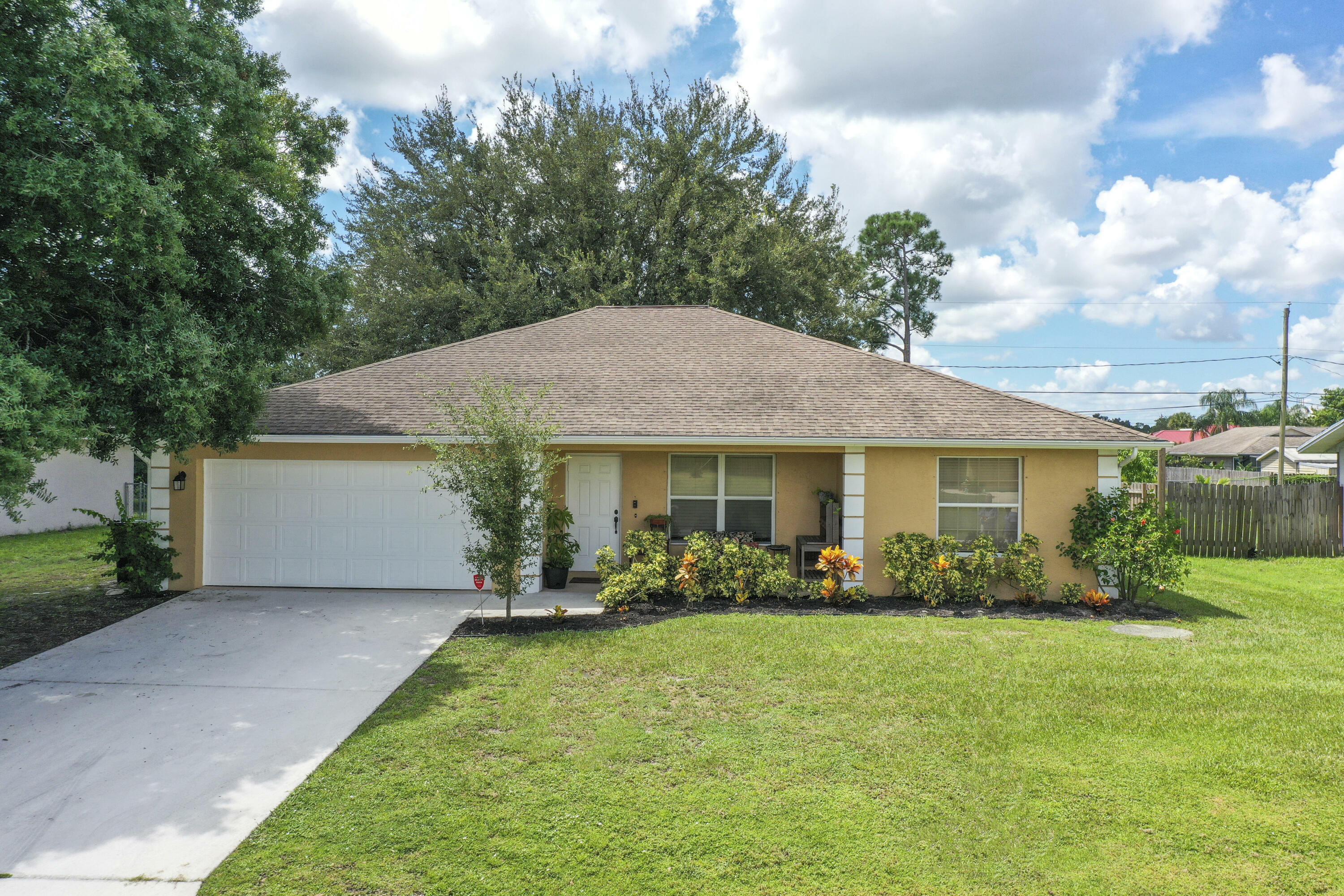 Property Photo:  1114 SW Coleman Avenue  FL 34953 