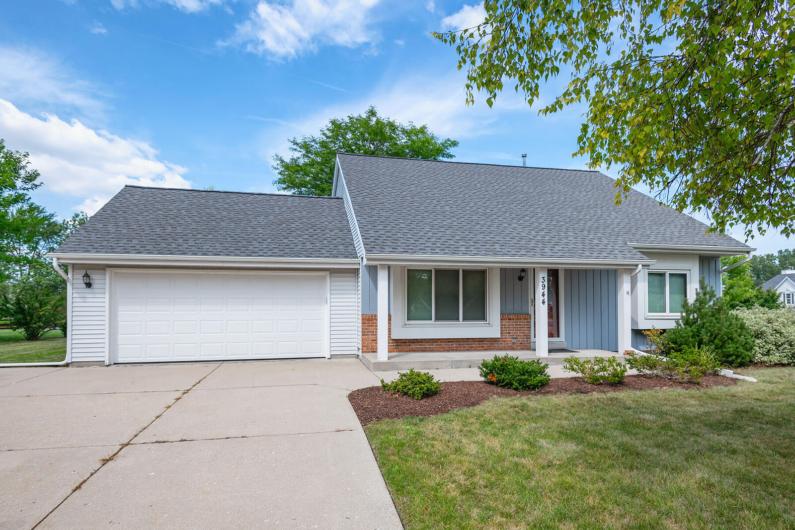 Property Photo:  3944 W Amberidge Dr  WI 53132 