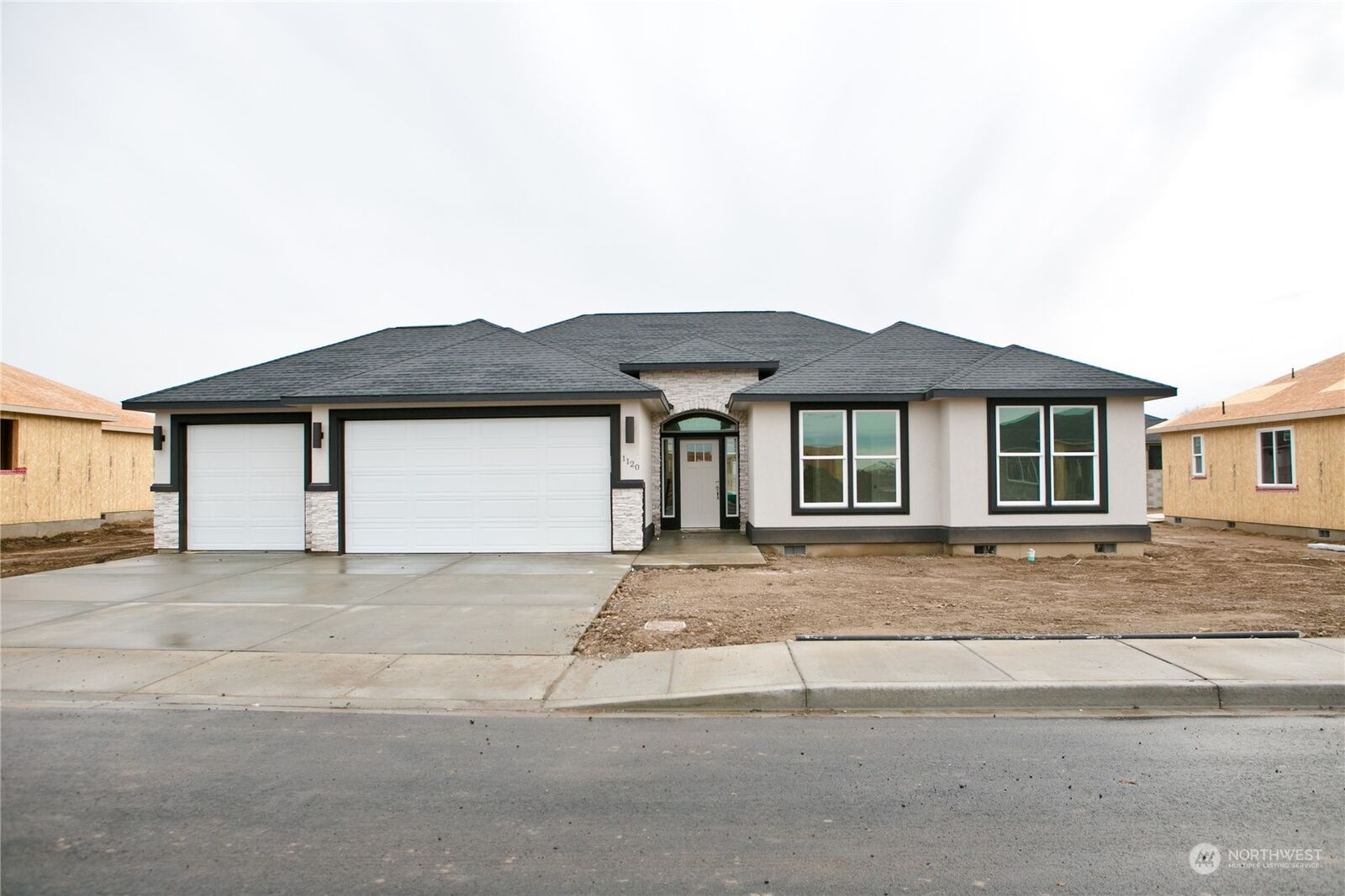Property Photo:  1132 N 13th Avenue  WA 99344 