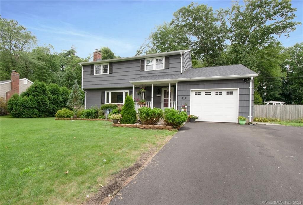 Property Photo:  160 Edgewood Drive  CT 06074 