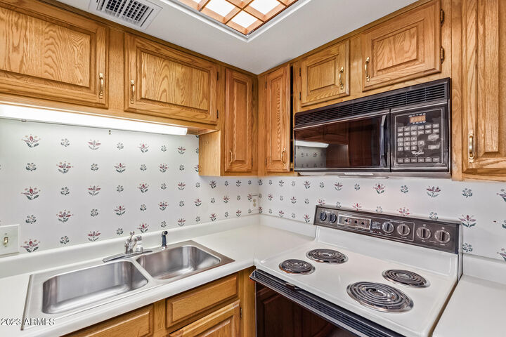 Property Photo:  10330 W Thunderbird Boulevard C114  AZ 85351 