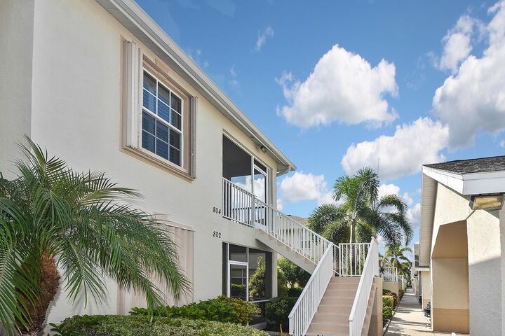 Property Photo:  804 Auburn Lakes Circle 804  FL 34292 