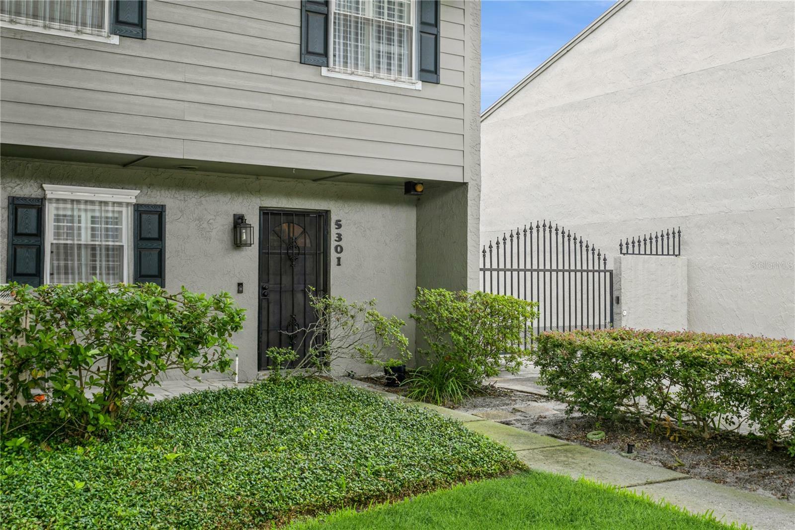 Property Photo:  5301 Bayshore Boulevard 8  FL 33611 