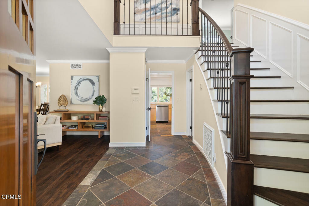 Property Photo: 5207 Starlight Mesa Lane CA 91011