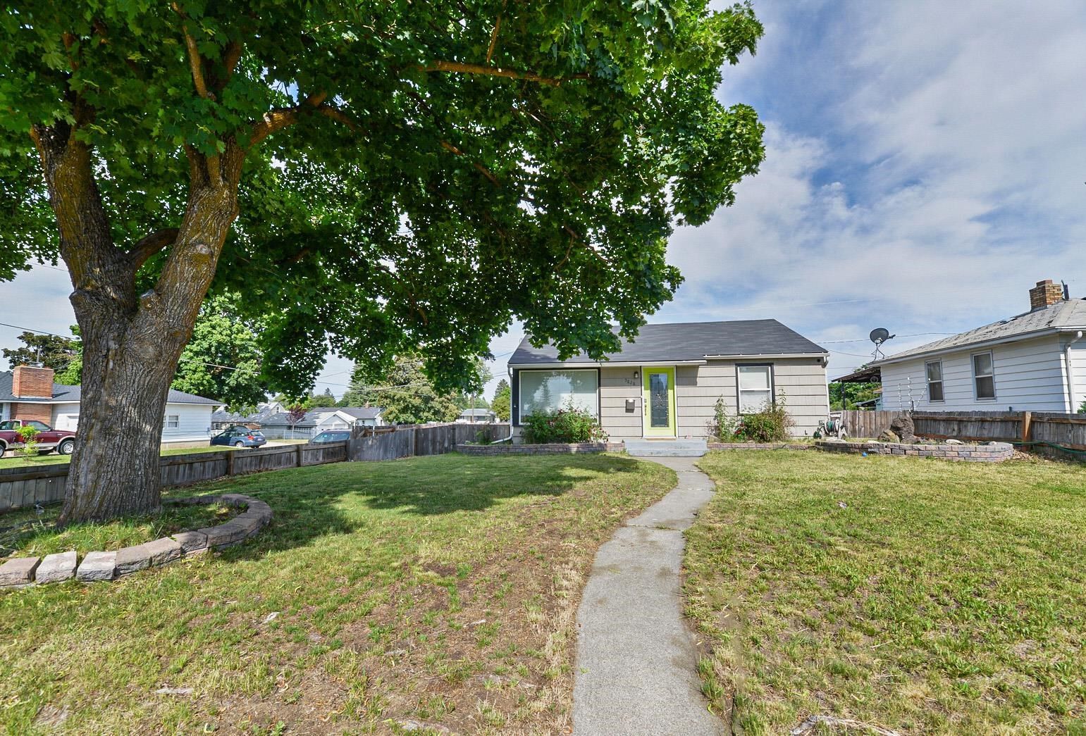 Property Photo: 5828 N Elm St WA 99205