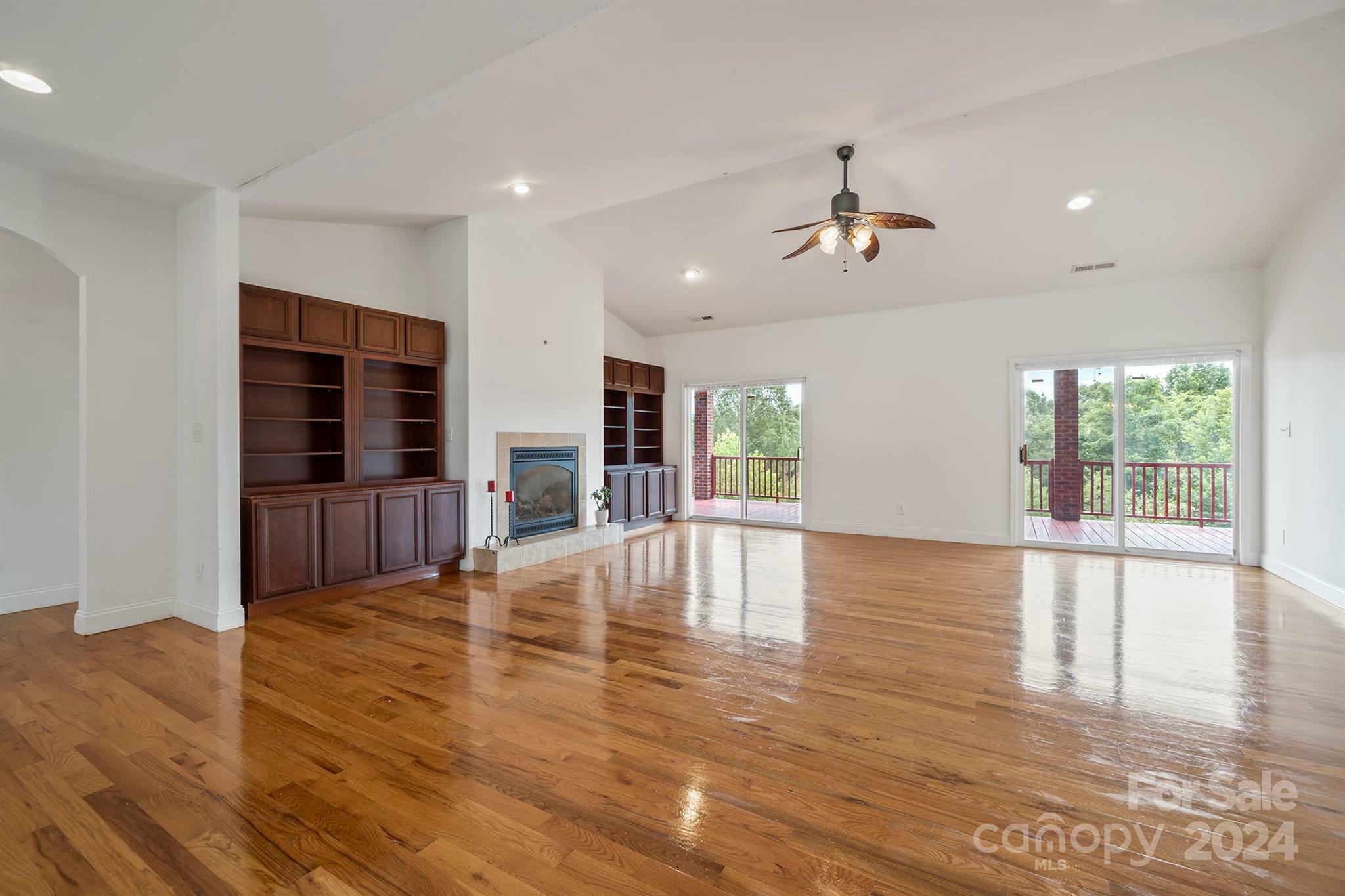 Property Photo:  380 Tongger Xiong Drive  NC 28761 