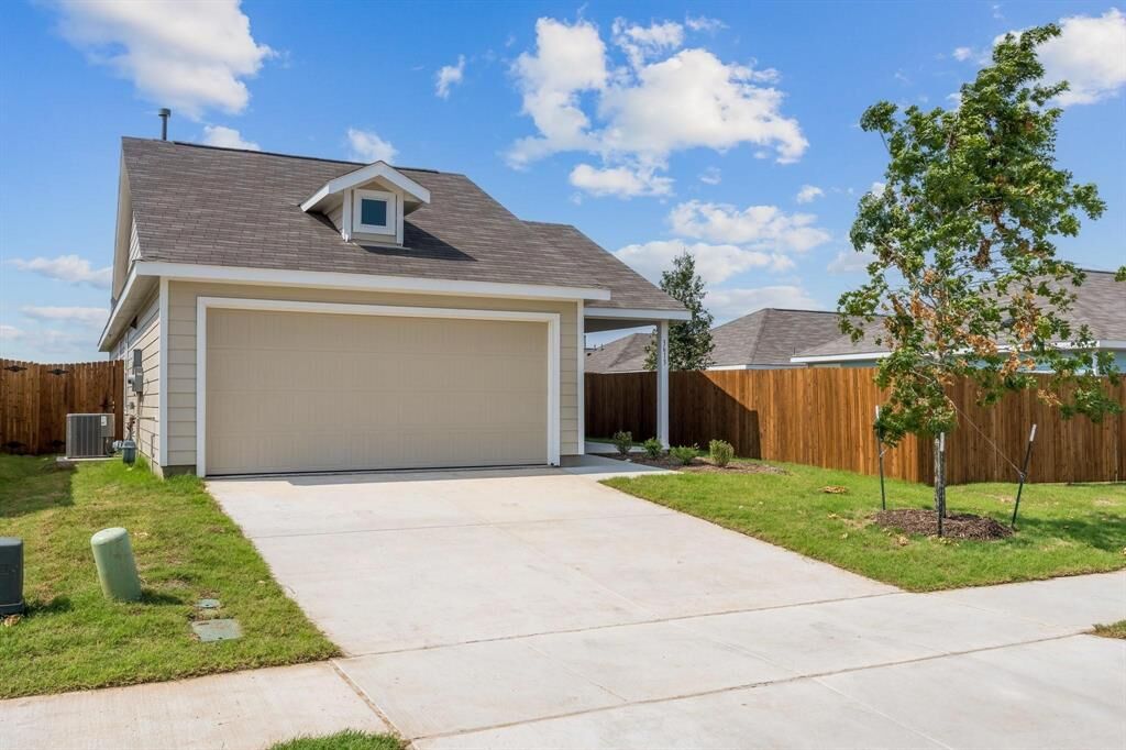 Property Photo:  3613 Kinglet Court  TX 75071 