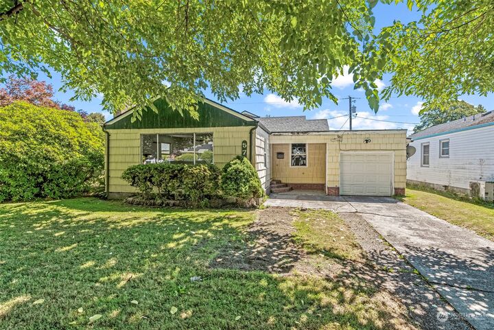 Property Photo: 570 25th Avenue WA 98632