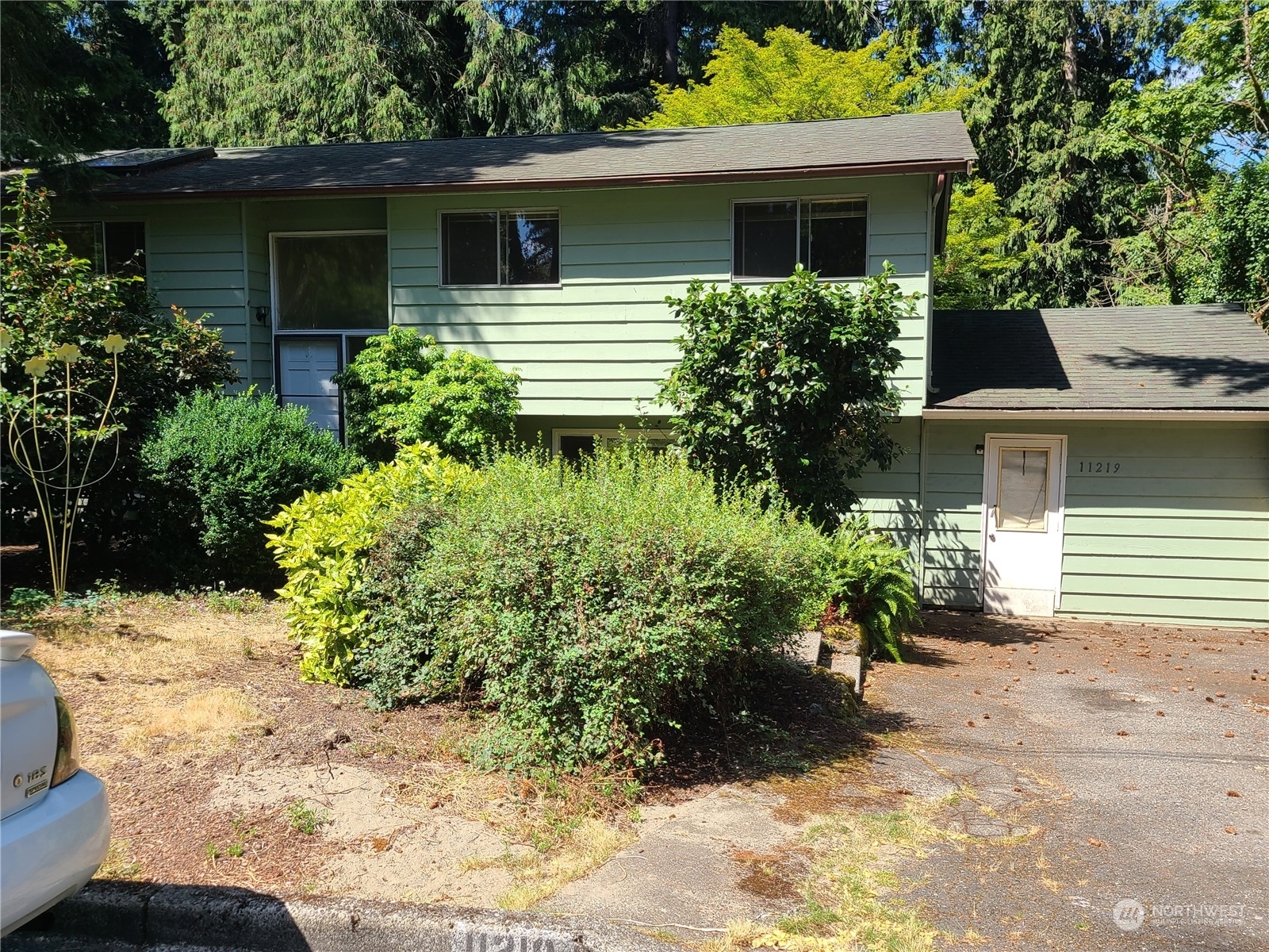 Property Photo:  11219 115th Place NE  WA 98033 