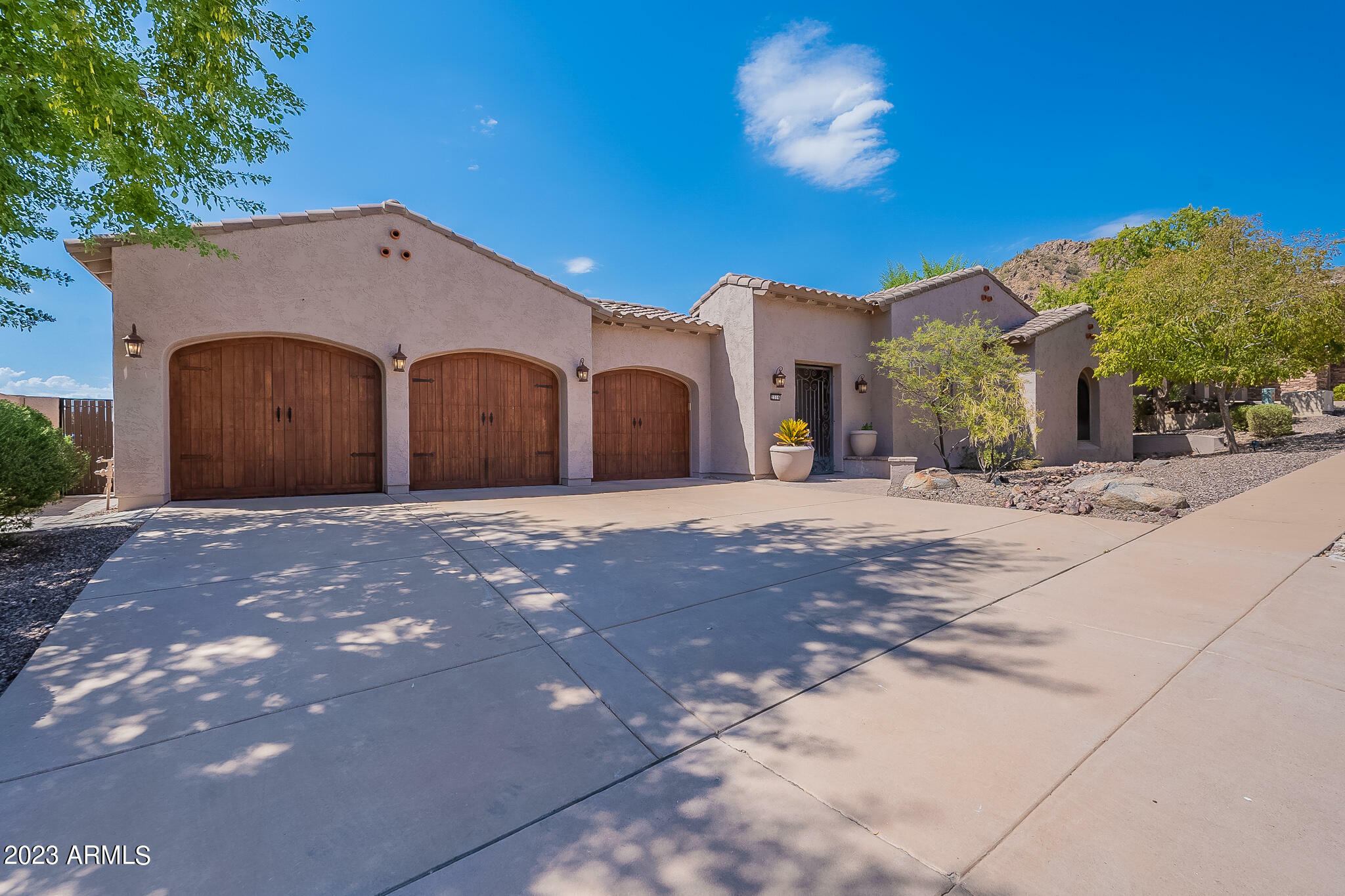 Property Photo:  2316 W Villa Cassandra Drive  AZ 85086 