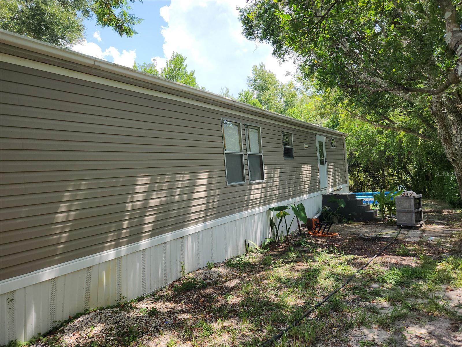 Property Photo:  
