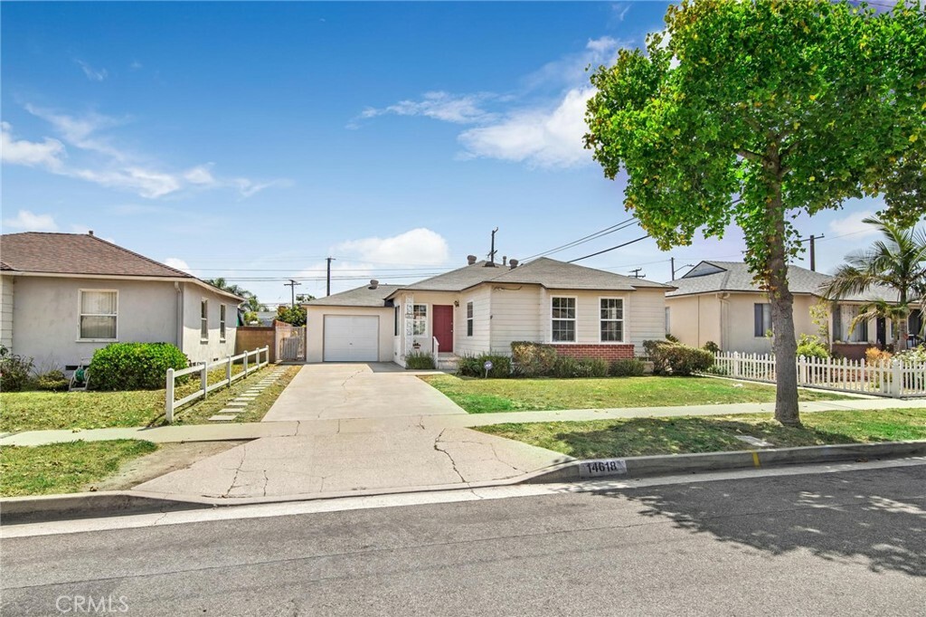 Property Photo:  14618 Spinning Avenue  CA 90249 