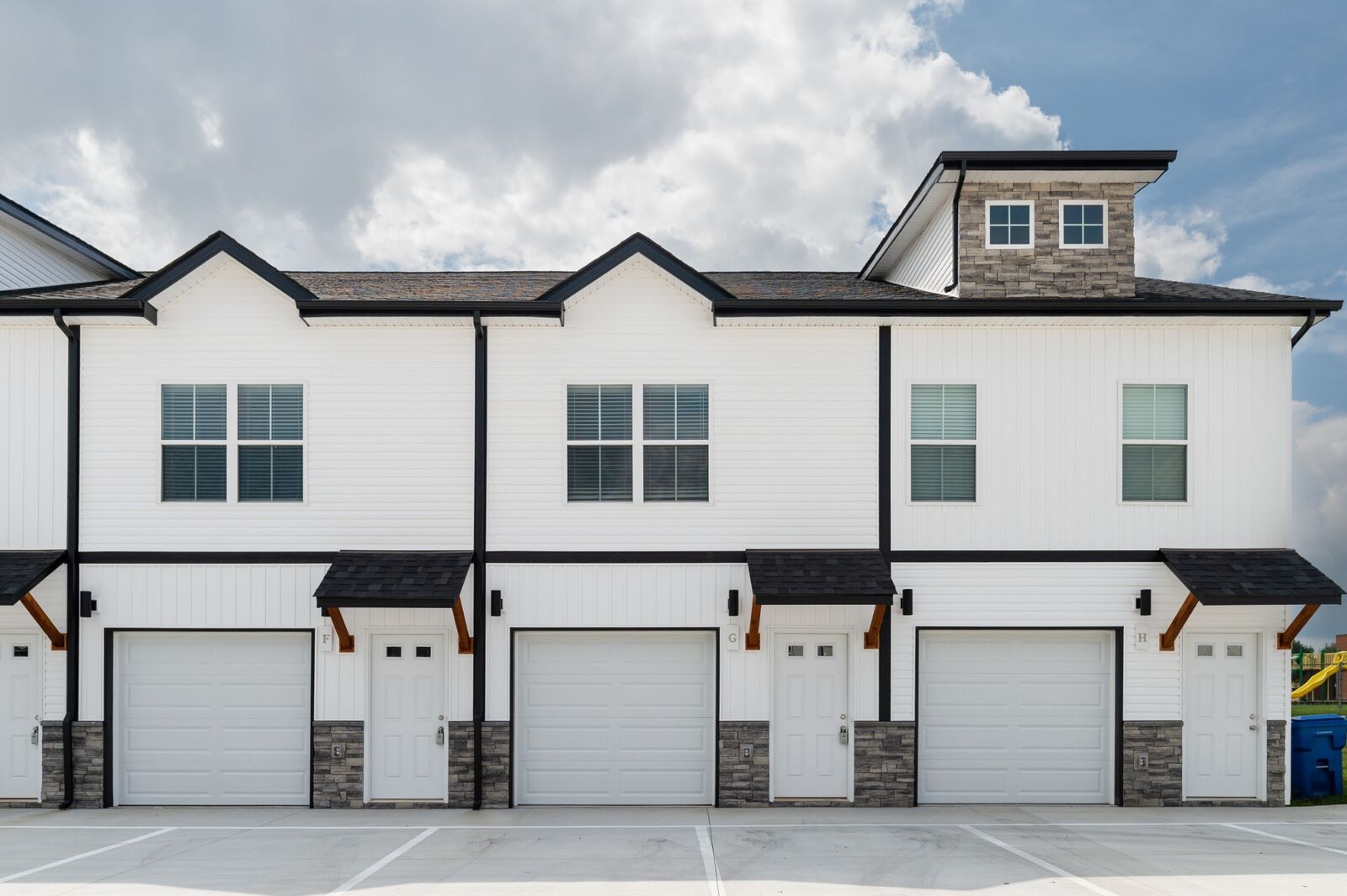 Property Photo: 208 Drayton Drive F TN 37042