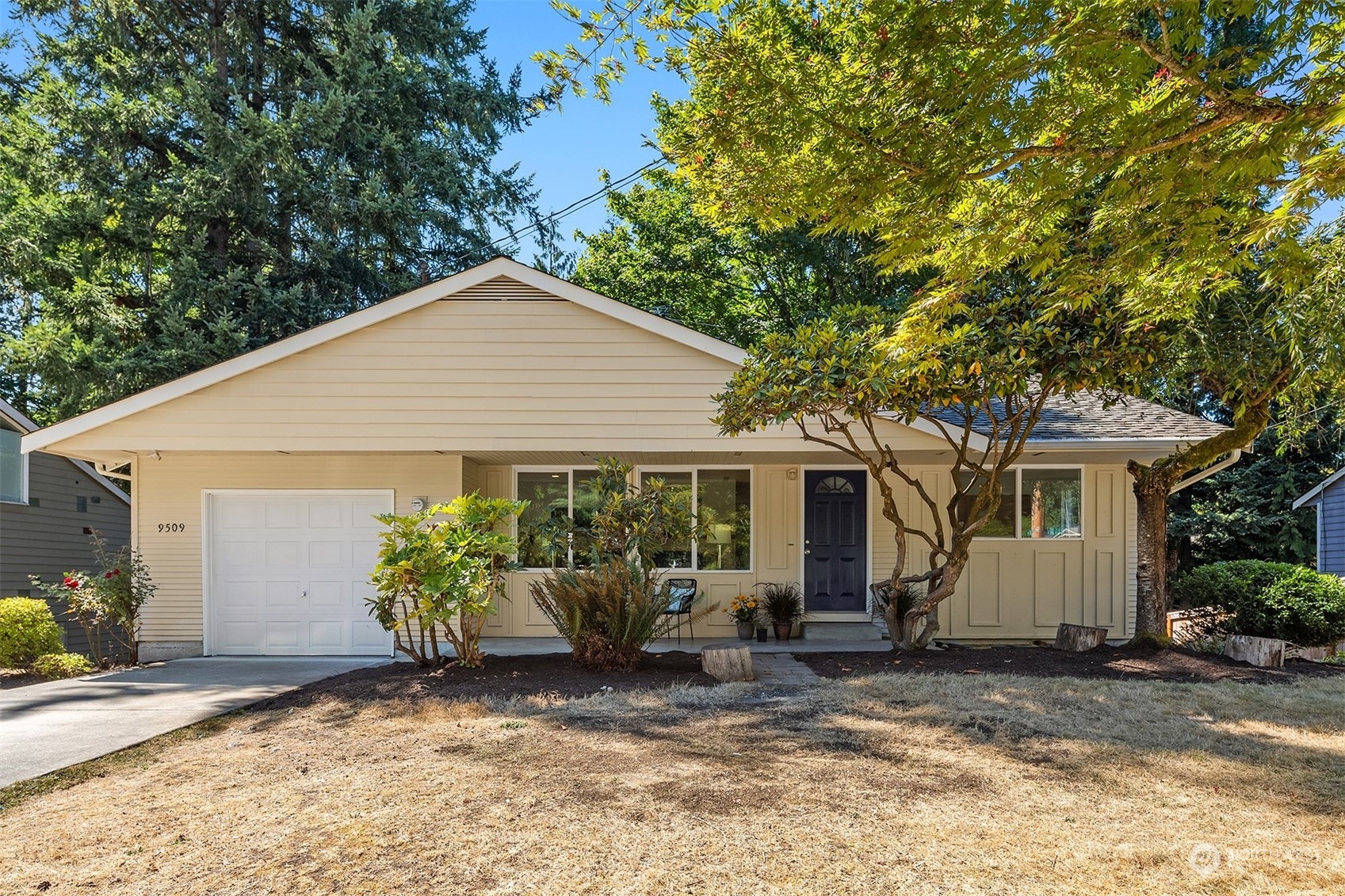 Property Photo:  9509 164th Avenue NE  WA 98052 