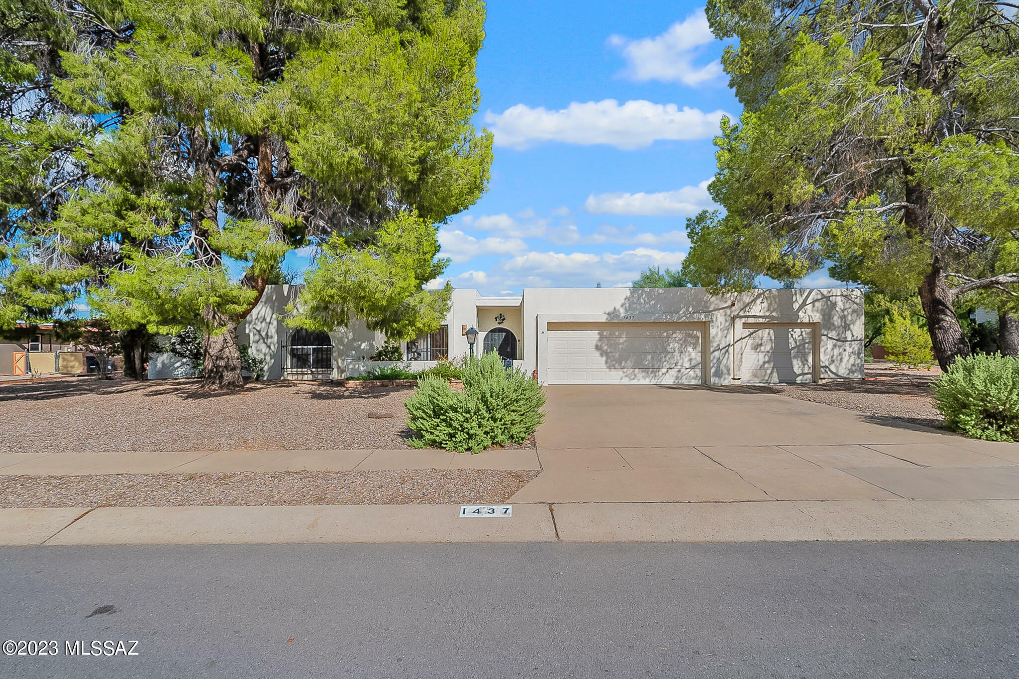 Property Photo:  1437 S Abrego Drive  AZ 85614 