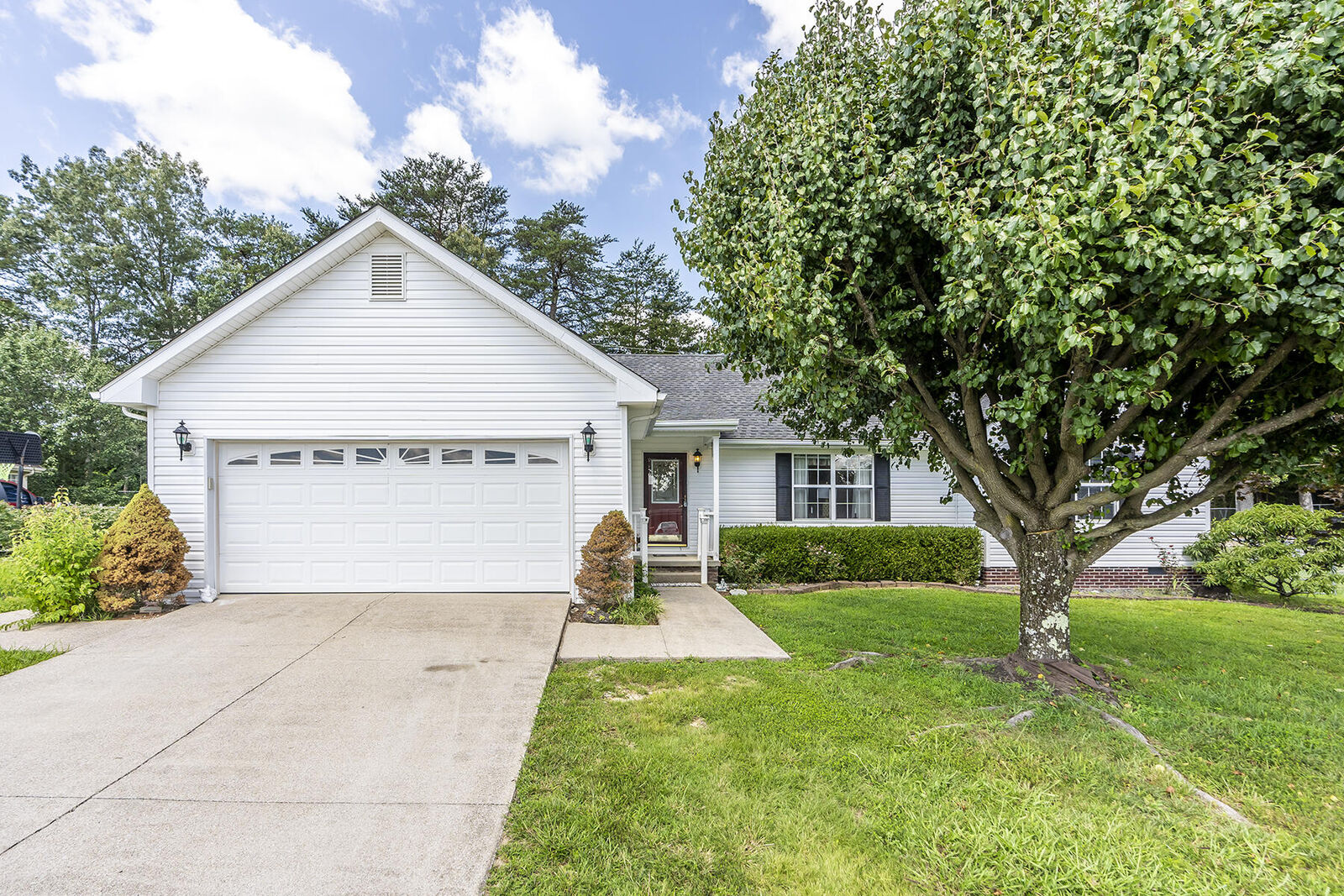 Property Photo: 117 Kara Drive KY 40403