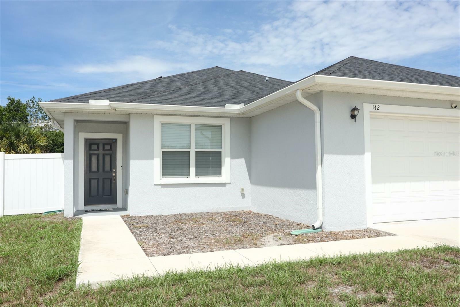 Property Photo:  142 Pineview Drive  FL 32765 