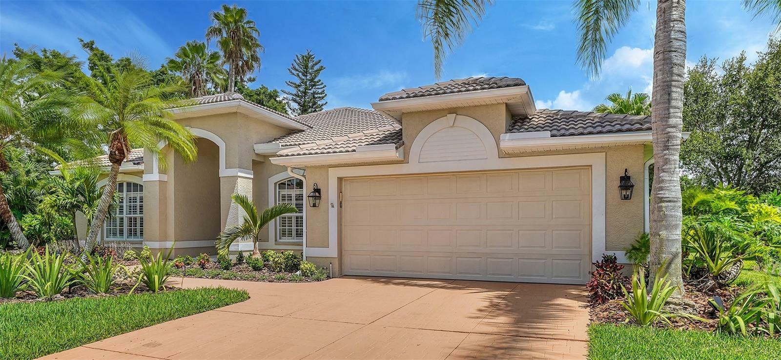 Property Photo: 5124 Ridgelake Place FL 34238