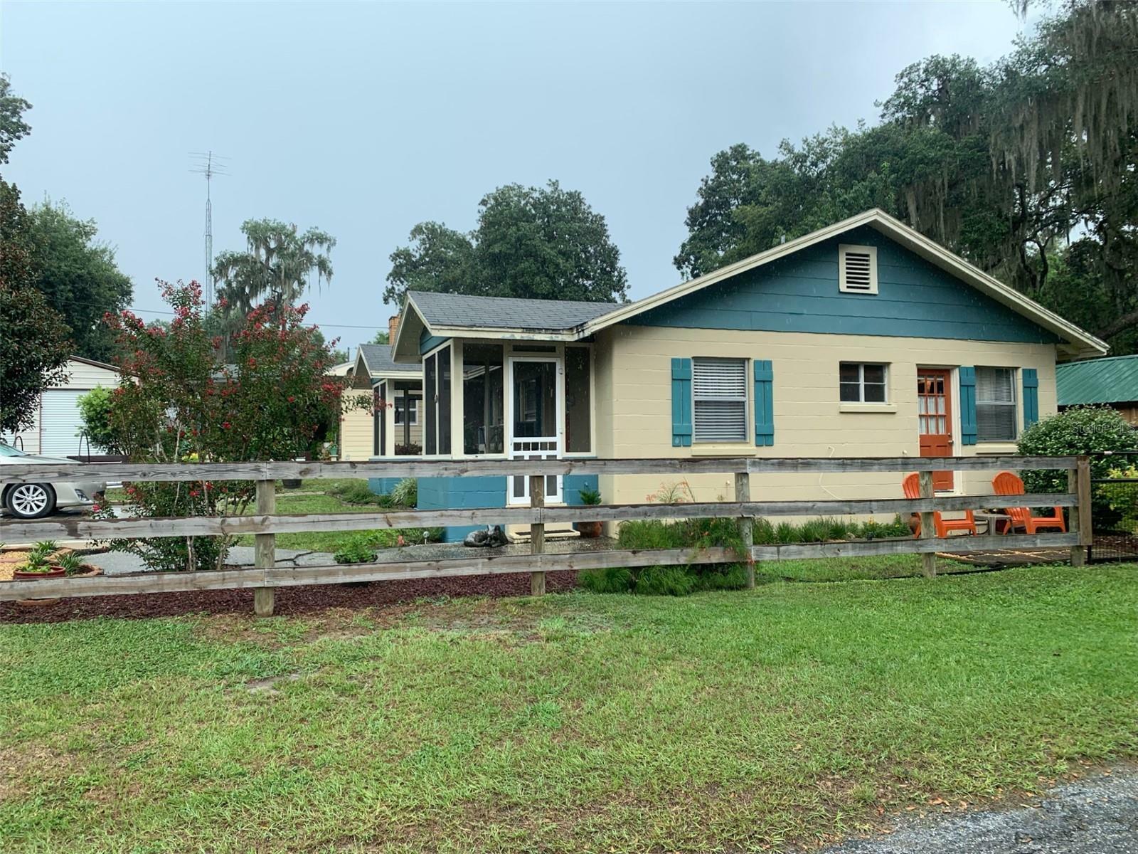 Property Photo:  15077 NE 248 Ave Road  FL 32134 