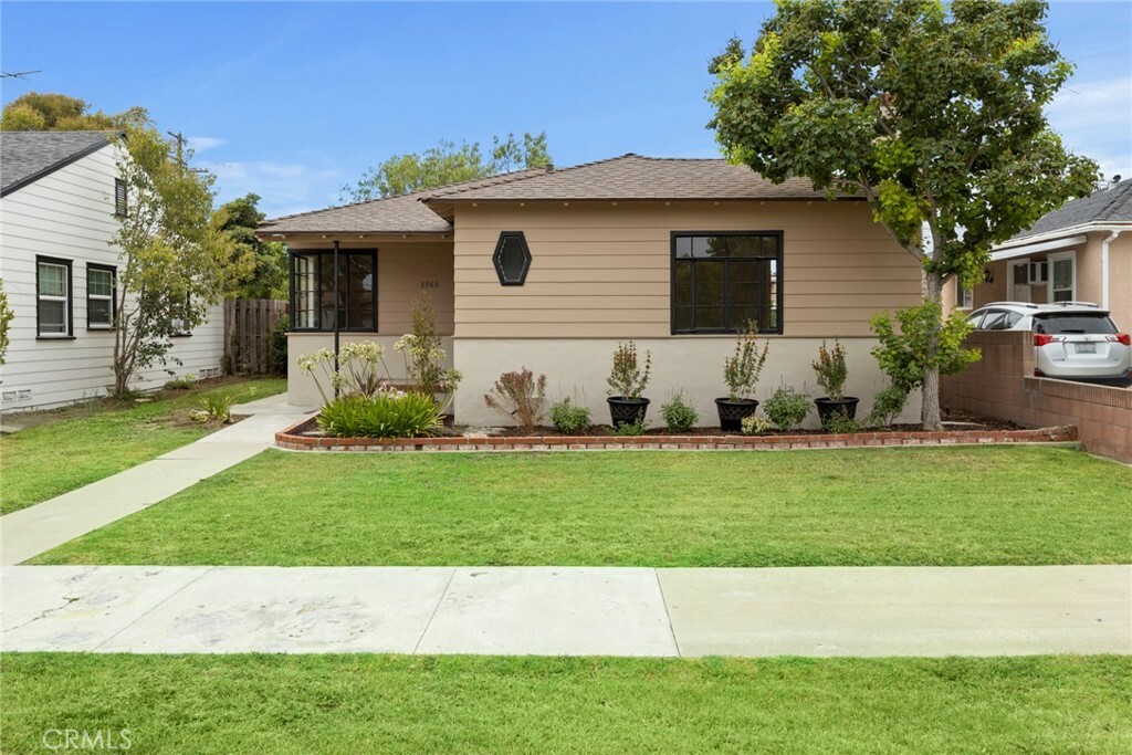 Property Photo:  3565 Rose Avenue  CA 90807 