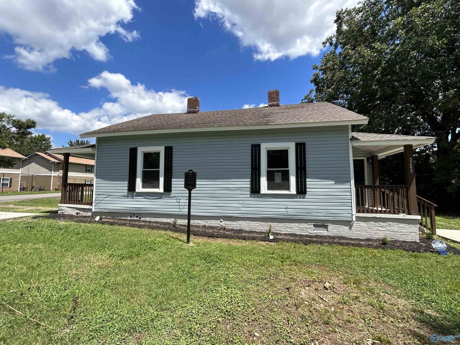 Property Photo: 3203 Clopton Street SW AL 35805