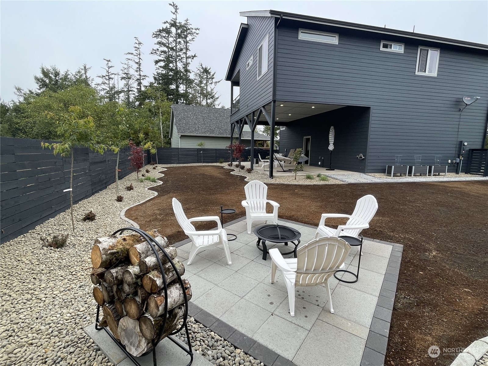 Property Photo:  733 N Bay Avenue SE  WA 98569 