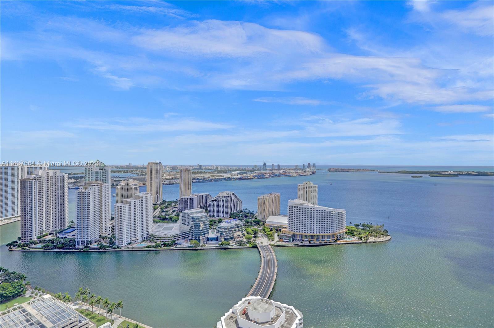 Property Photo:  950 Brickell Bay Dr 4610  FL 33131 