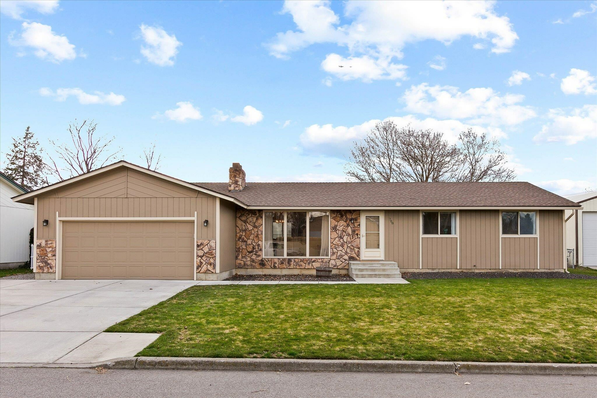 Property Photo: 708 S Rees Rd WA 99216