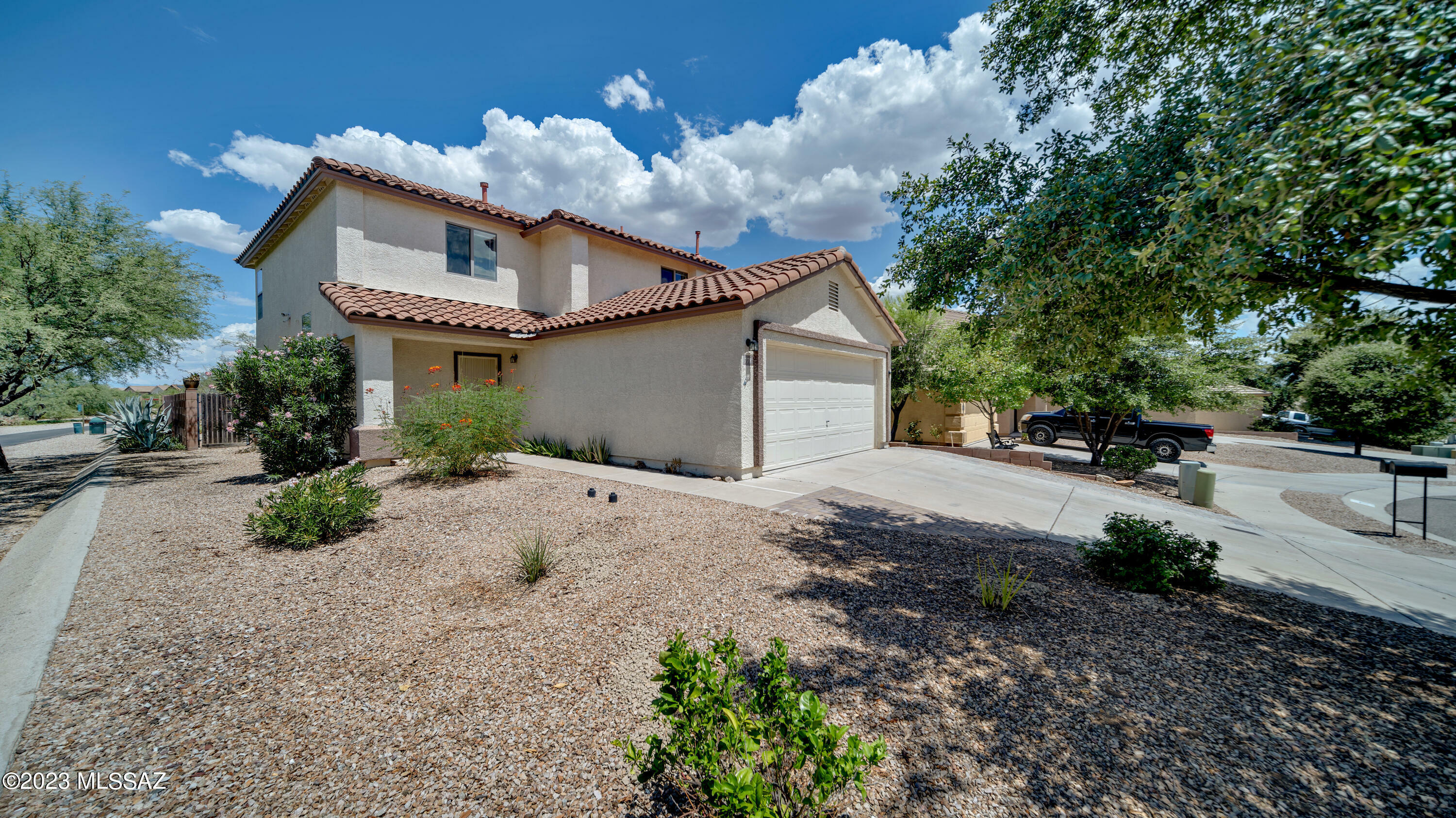Property Photo: 778 W Flaming Arrow Drive AZ 85614