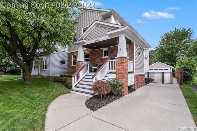 601 E Farnum Avenue  Royal Oak MI 48067 photo