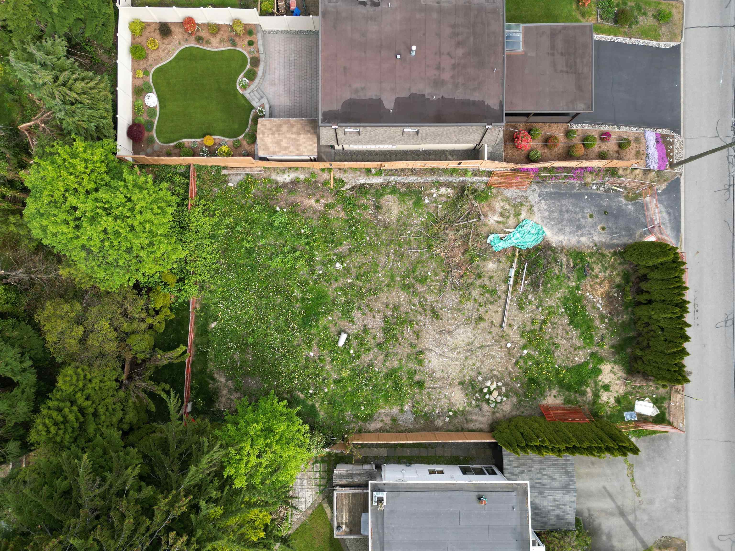 Property Photo:  946 Montroyal Boulevard  BC V7R2H1 