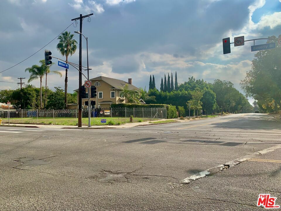 250 N Wilton Pl  Los Angeles CA 90004 photo