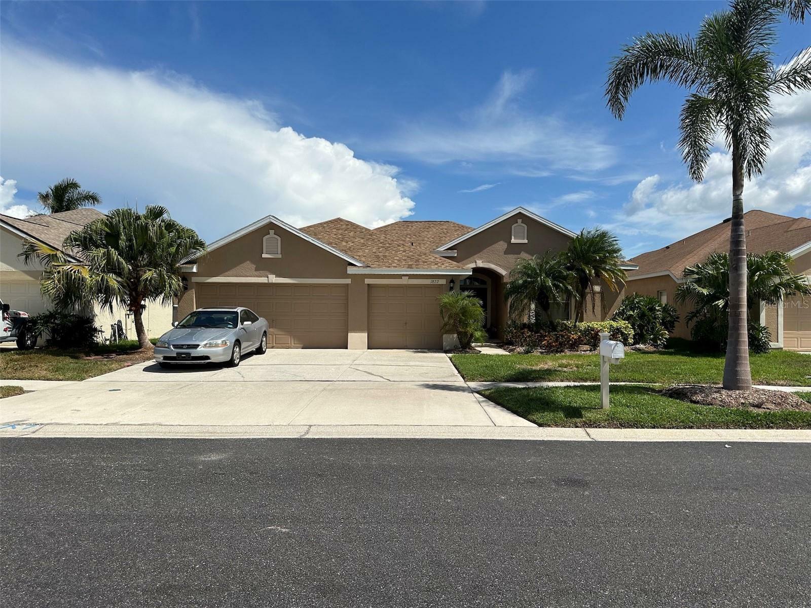 Property Photo: 1822 Mira Lago Circle FL 33570