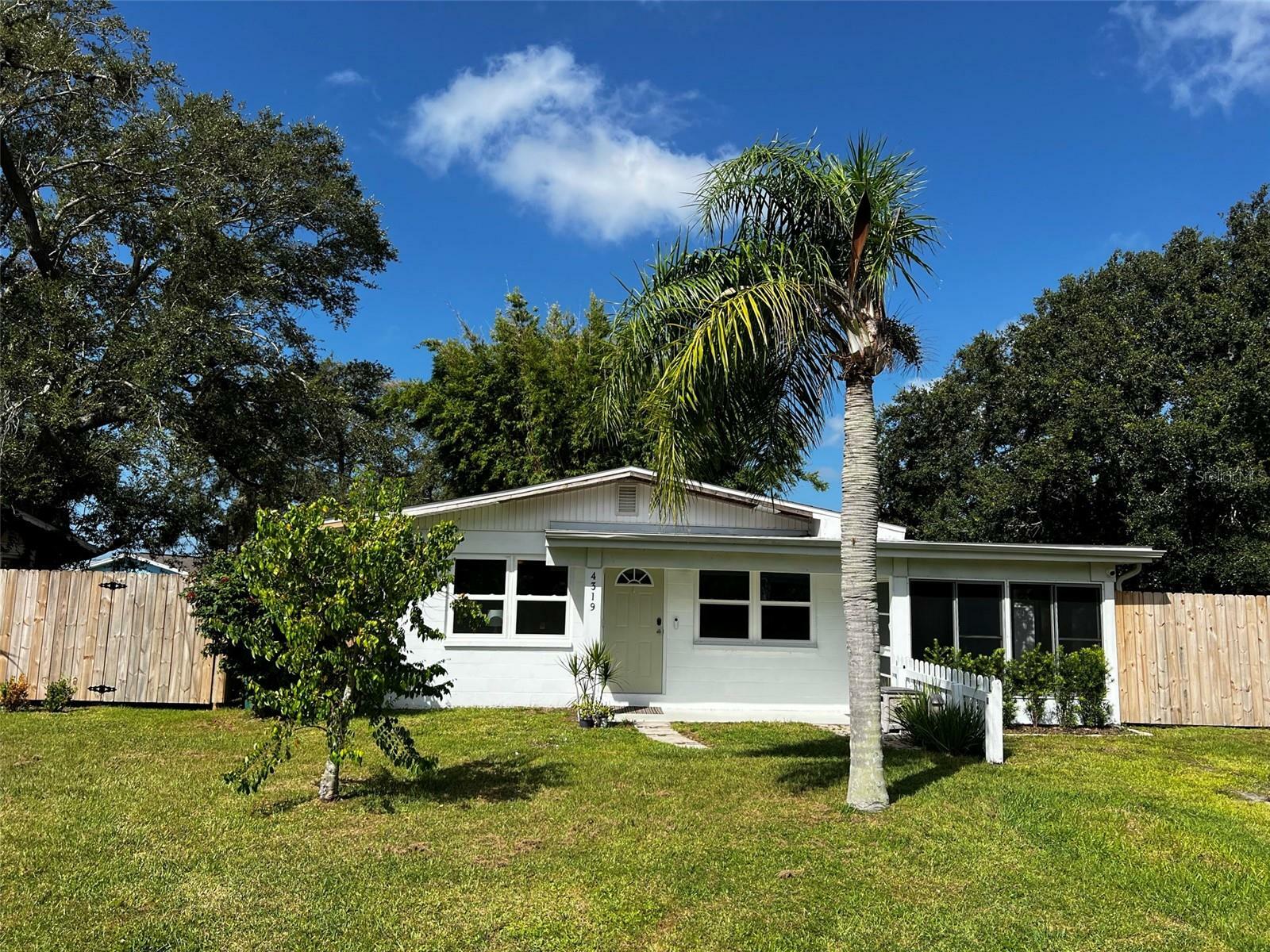 Property Photo: 4319 Eaglet Road FL 33980