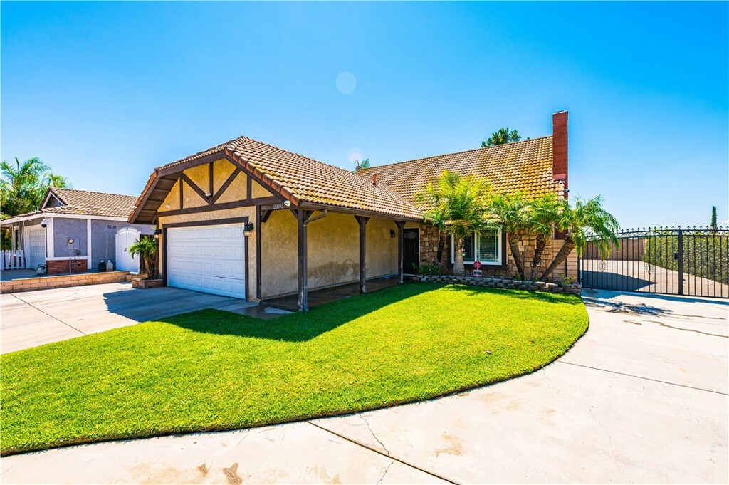 Property Photo:  23193 Brookhaven Drive  CA 92553 