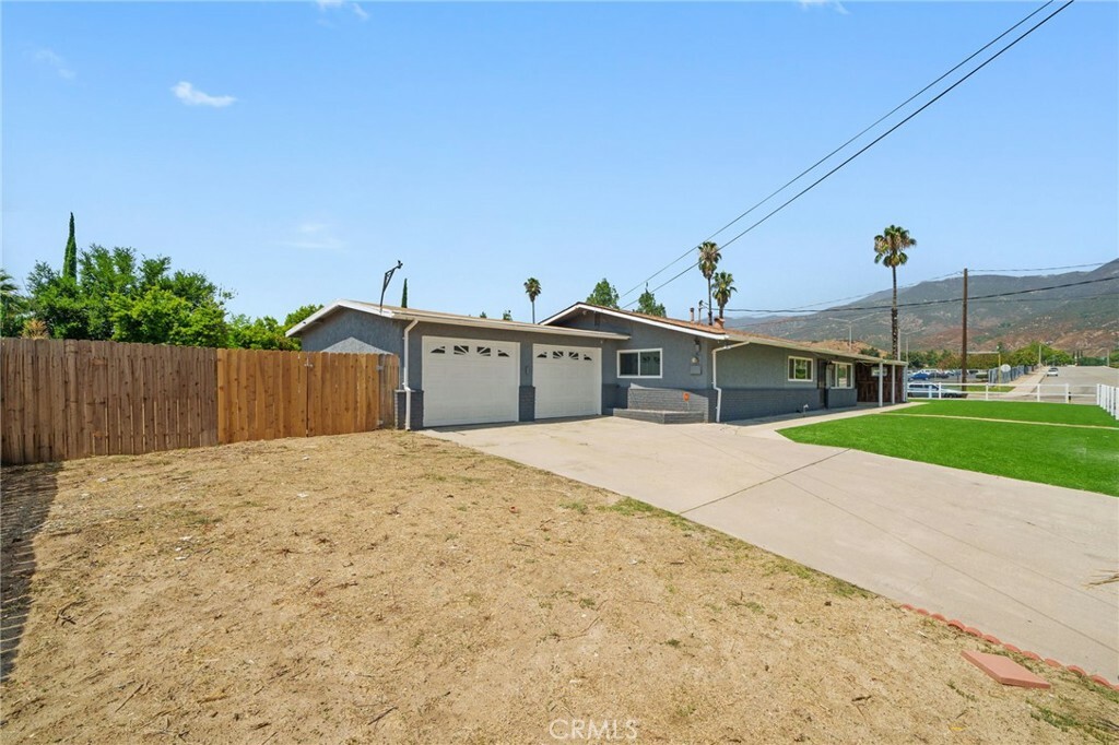 Property Photo:  1085 W Hill Drive  CA 92407 