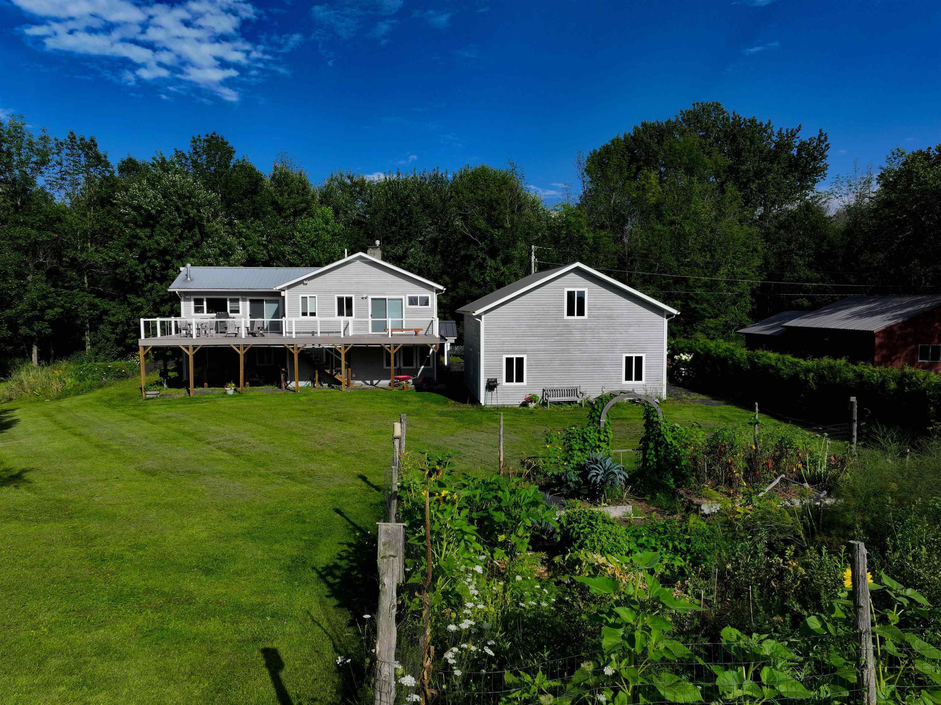 Property Photo:  427 Fee Fee Point Road  VT 05474 