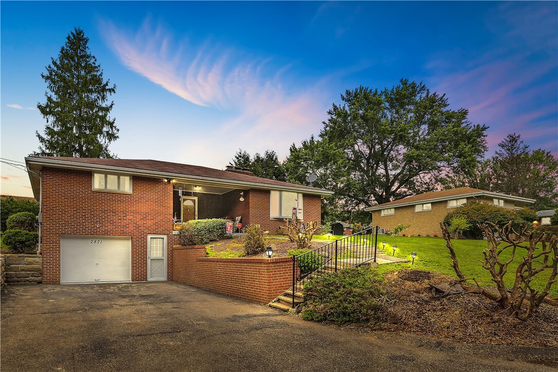 Property Photo:  2871 Sunset Circle  PA 15632 