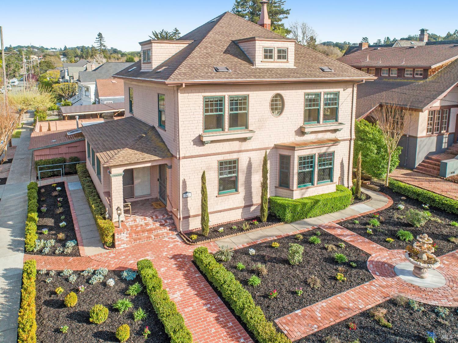 Property Photo: 701 D Street CA 94952