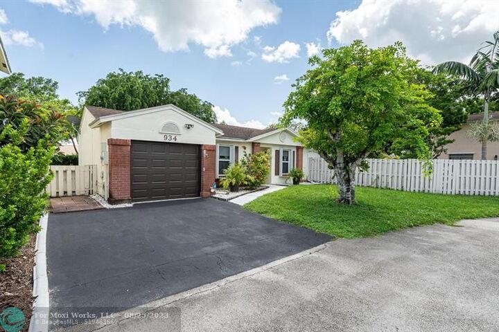 934 Cumberland Ter  Davie FL 33325 photo