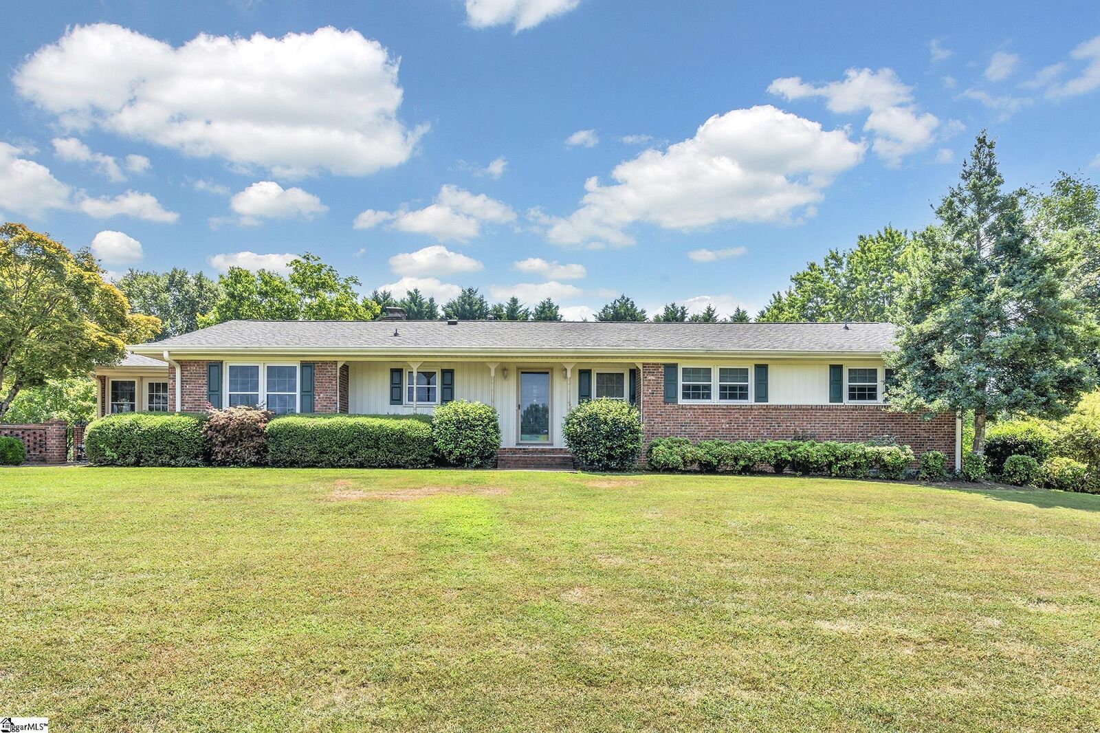 Property Photo: 210 Sunset Drive SC 29657