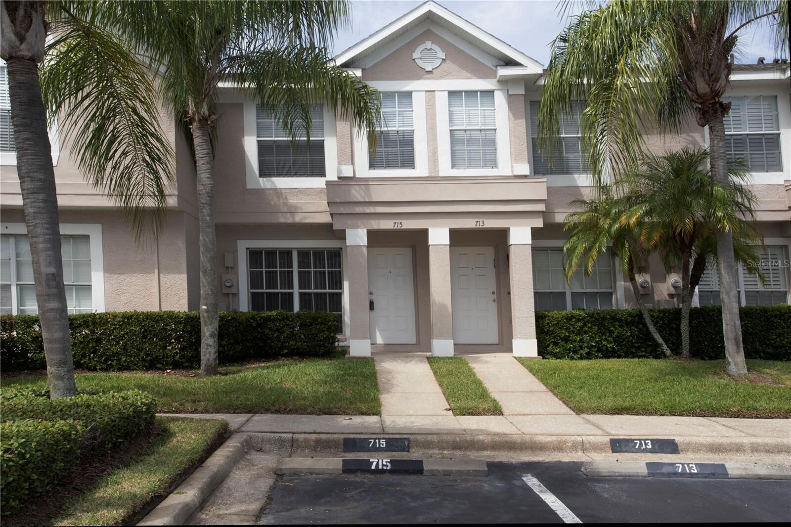 Property Photo:  715 Kensington Lake Circle  FL 33511 