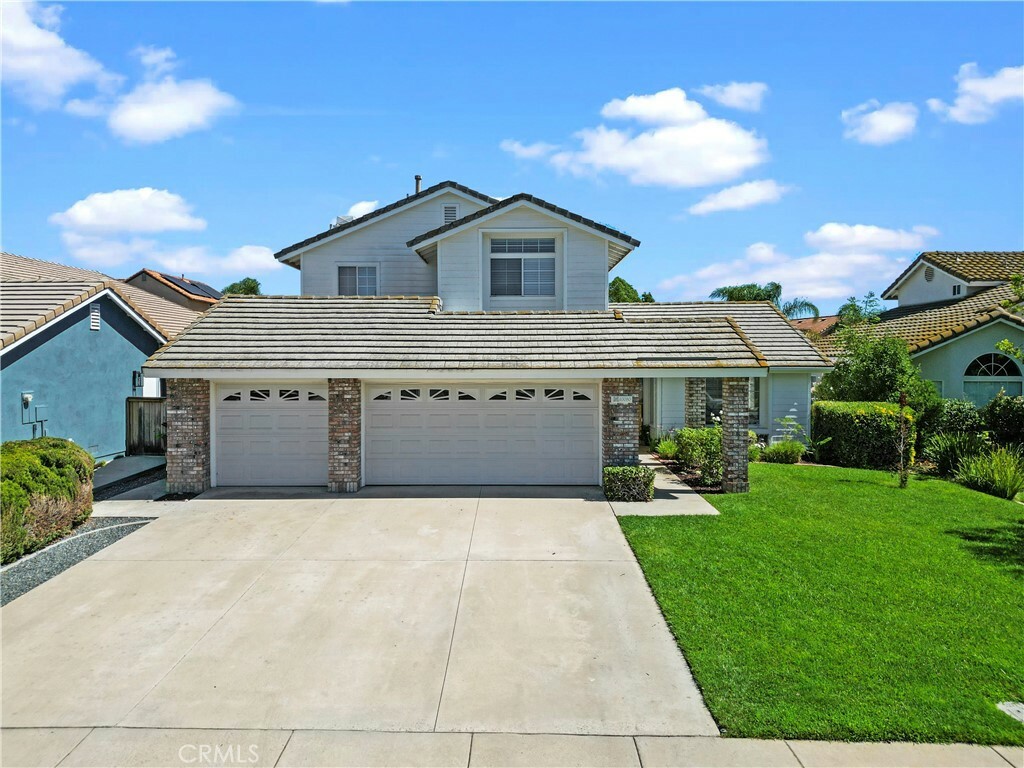 Property Photo: 40080 Avenida Palizada CA 92563