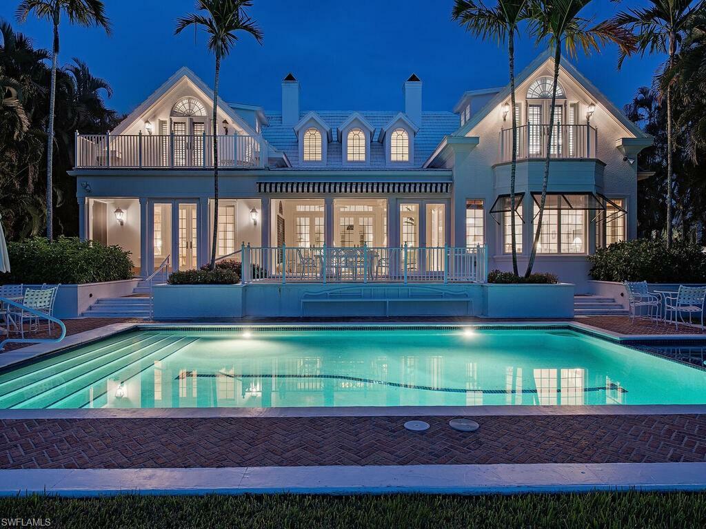 Property Photo: 1300 Spyglass Ln FL 34102
