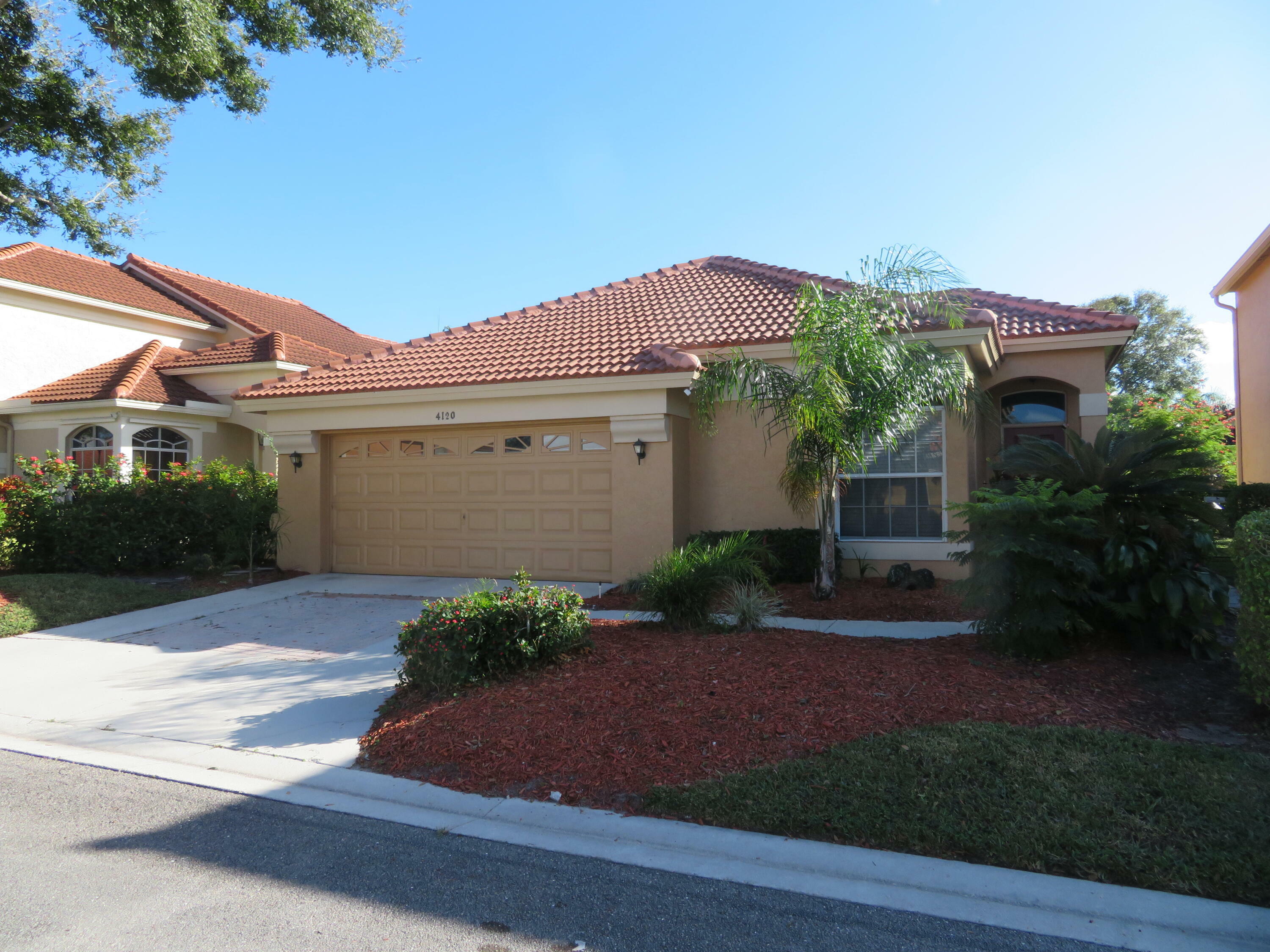 Property Photo: 4120 Dakota Place FL 33418