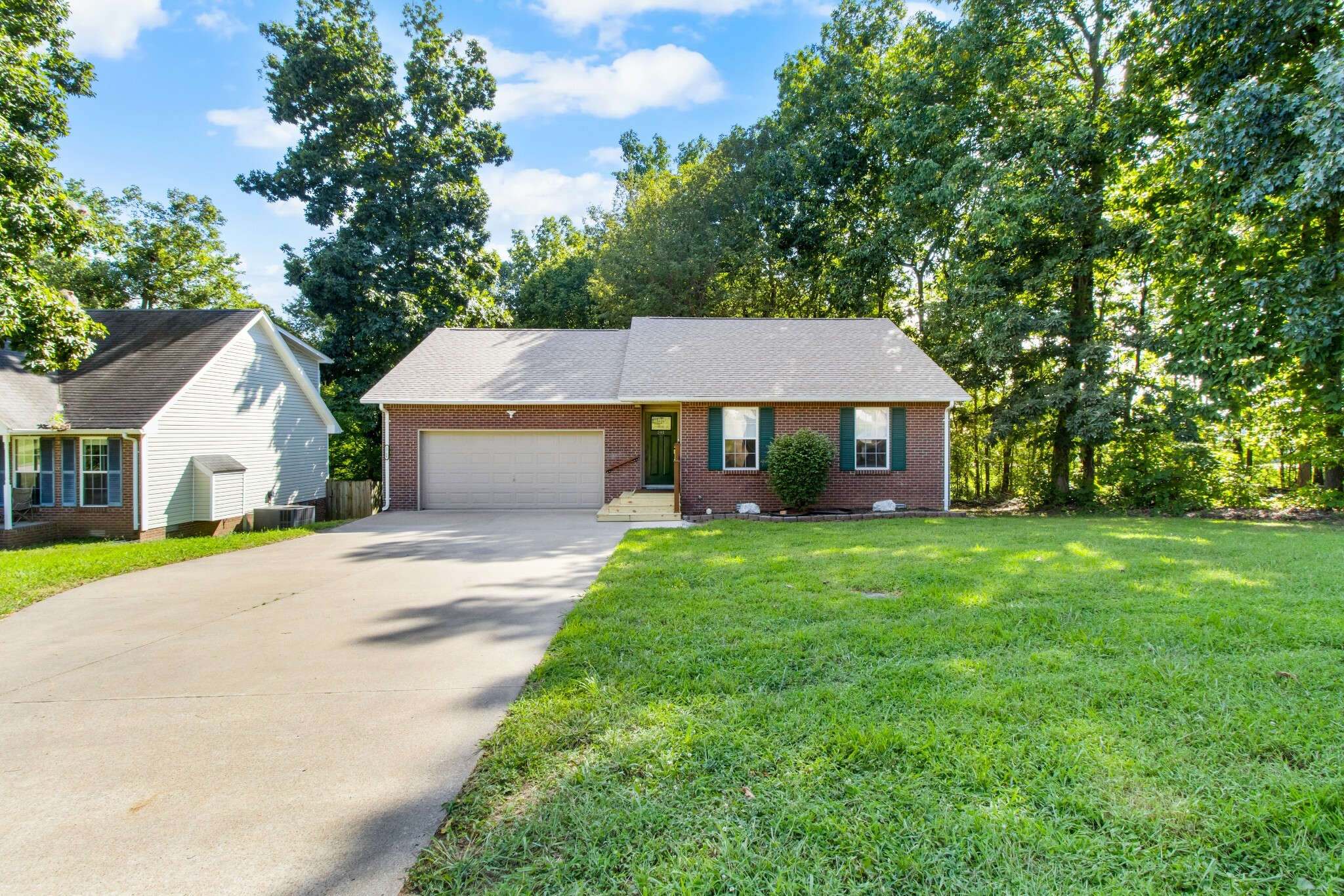 Property Photo:  1760 Hazelwood Rd  TN 37042 