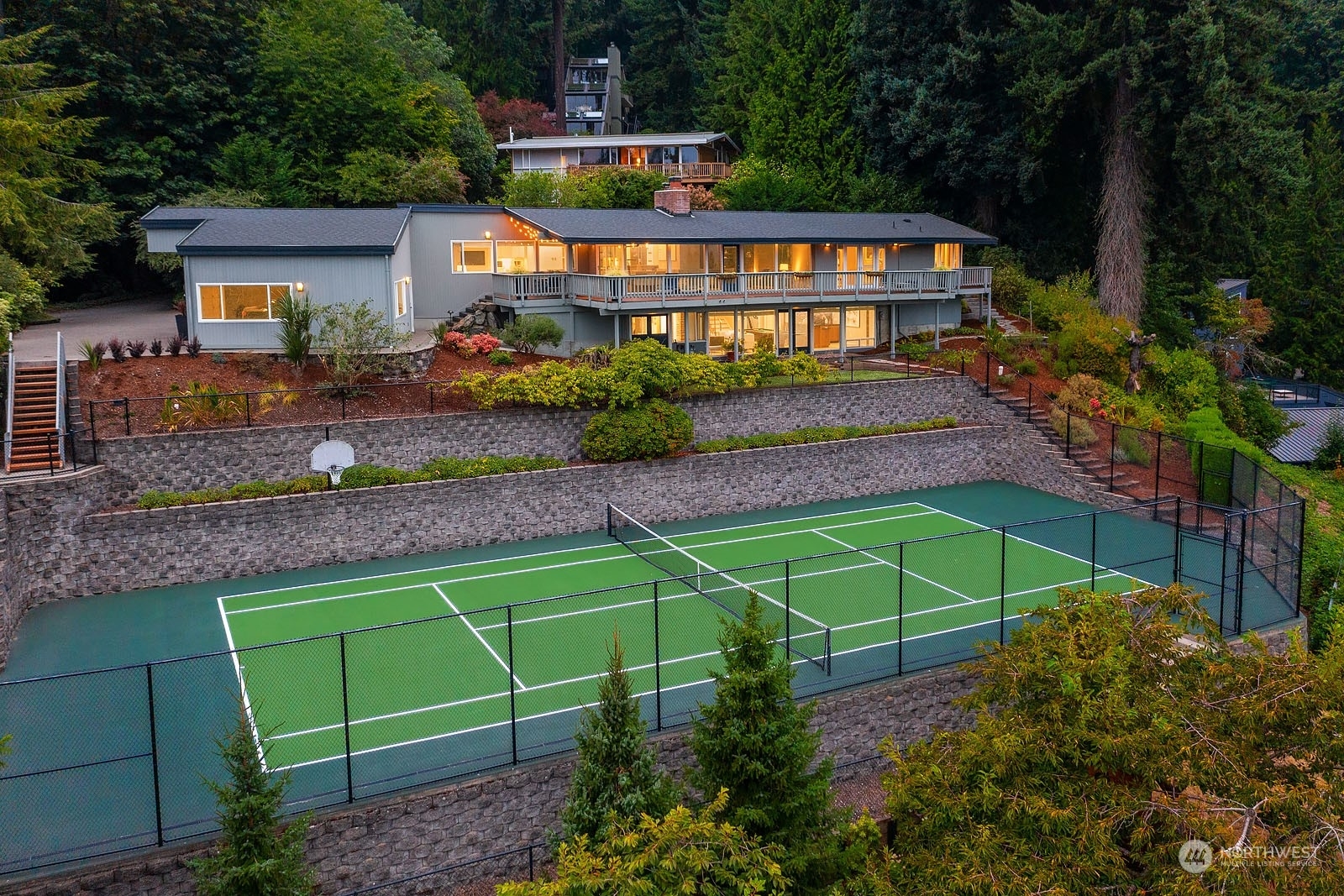 Property Photo: 4846 E Mercer Way WA 98040