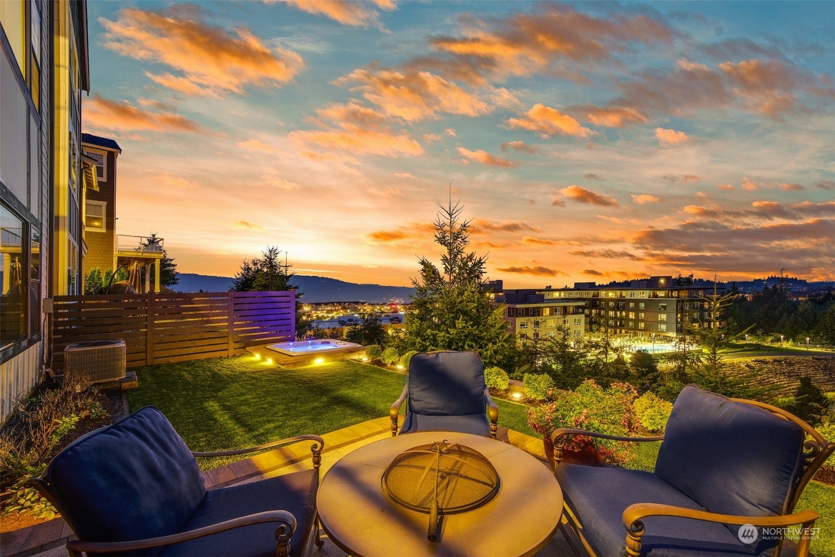 Property Photo:  1371  Pine Crest Circle NE  WA 98029 