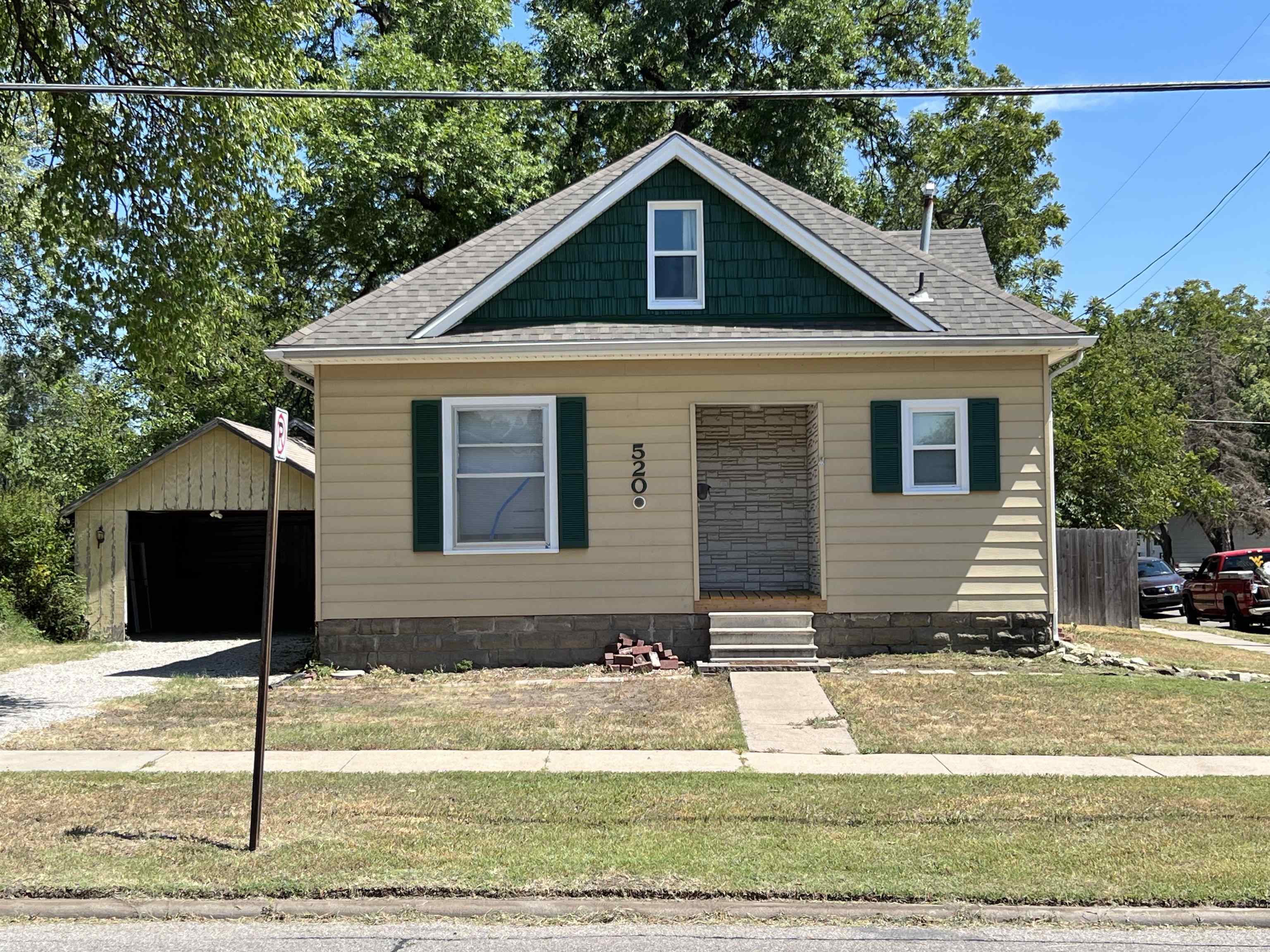 Property Photo:  520 Old Main St  KS 67114-4314 